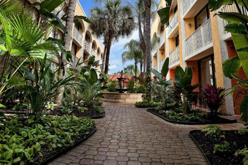 Westgate Towers Hotel Four Corners Экстерьер фото