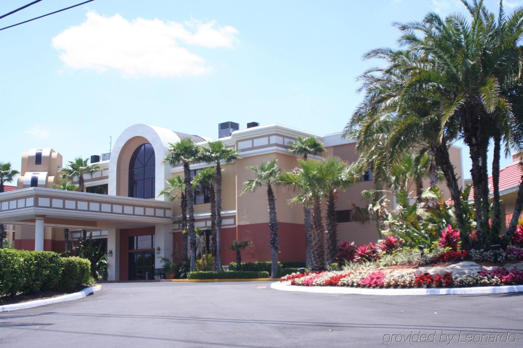 Westgate Towers Hotel Four Corners Экстерьер фото